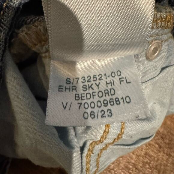 Old Navy Extra High Rise Sky-Hi Wide-Leg Jeans Blue Size 8 Frayed Hem READ - Picture 11 of 11